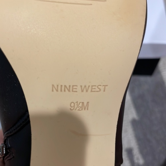 Nine West Bootie sz 9.5 - Picture 5 of 6
